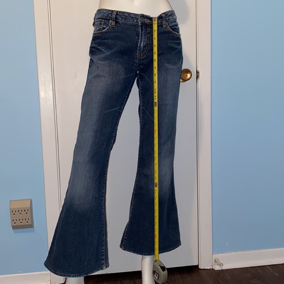 Silver Jeans Petite Size 32 Distressed Flare jeans - Picture 2 of 14